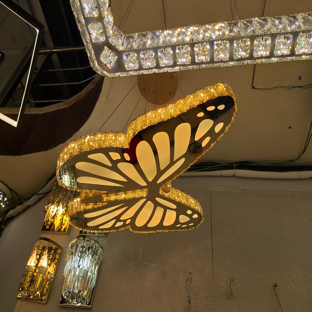 آویز سایز ۶۰ مدل «پروانه» – کریستال دوطرفه