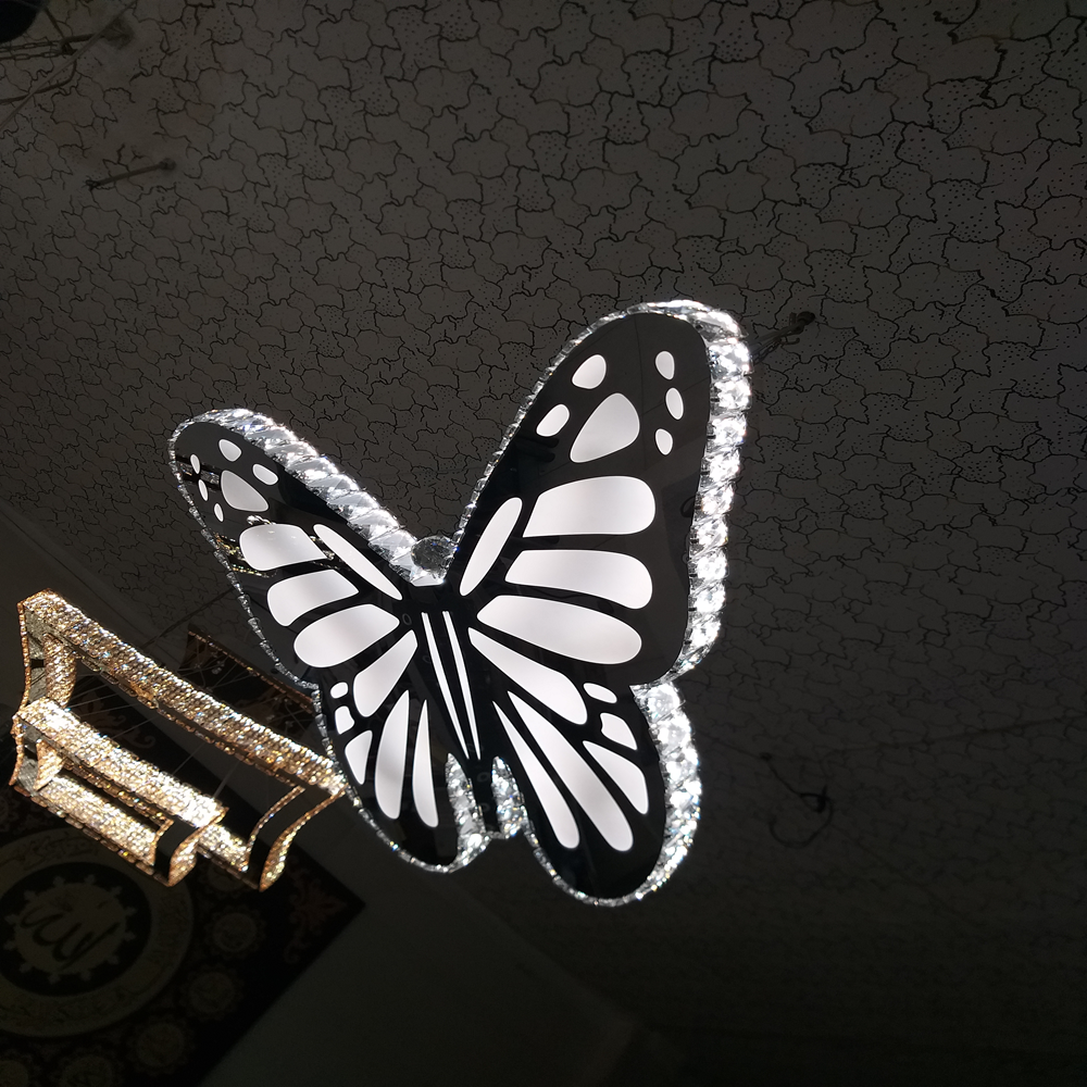 آویز سایز ۶۰ مدل «پروانه» – کریستال دوطرفه