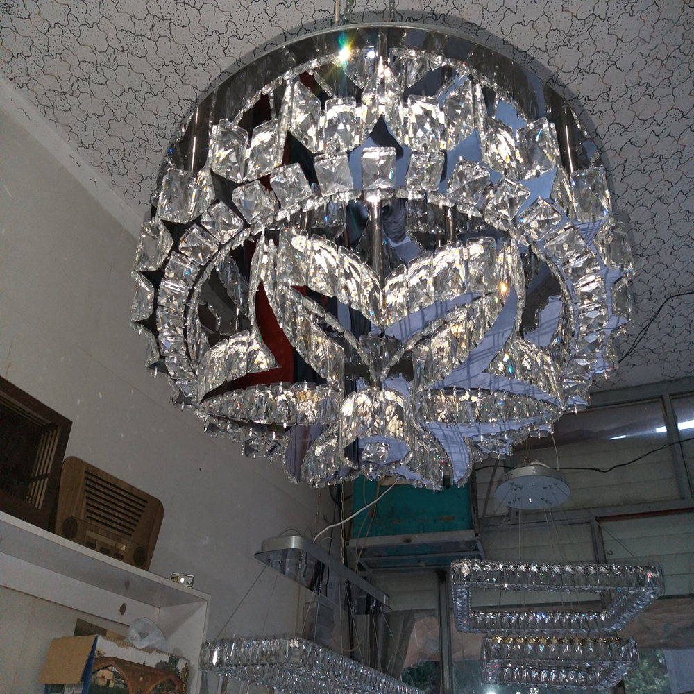 لوستر کریستالی سقفی ۶۰ سانتیمتر مدل «گل»